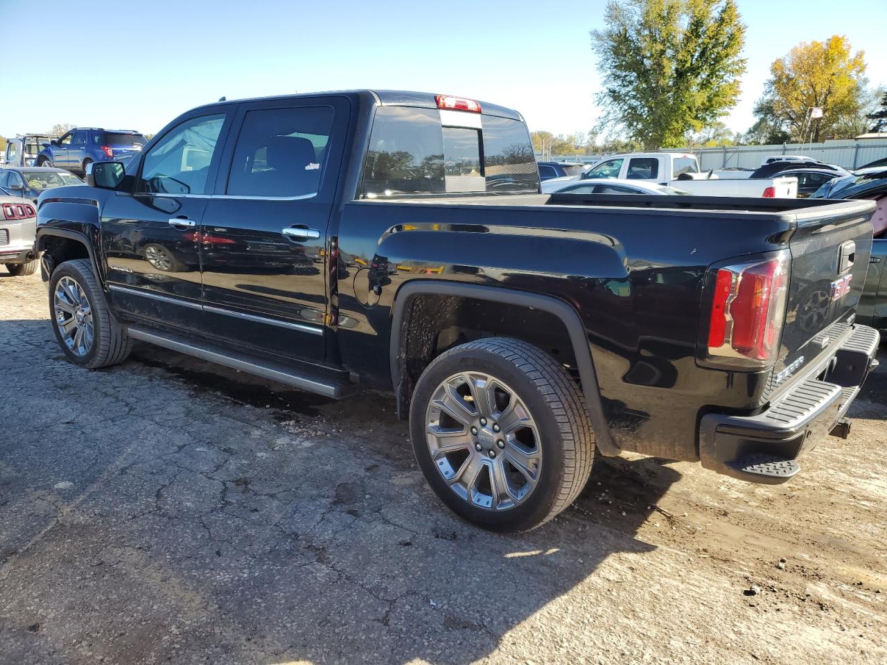 2017 GMC Sierra VIN 3GTU2PEJ2HG183303 Copart auction photo, front end / side damage thumbnail 2