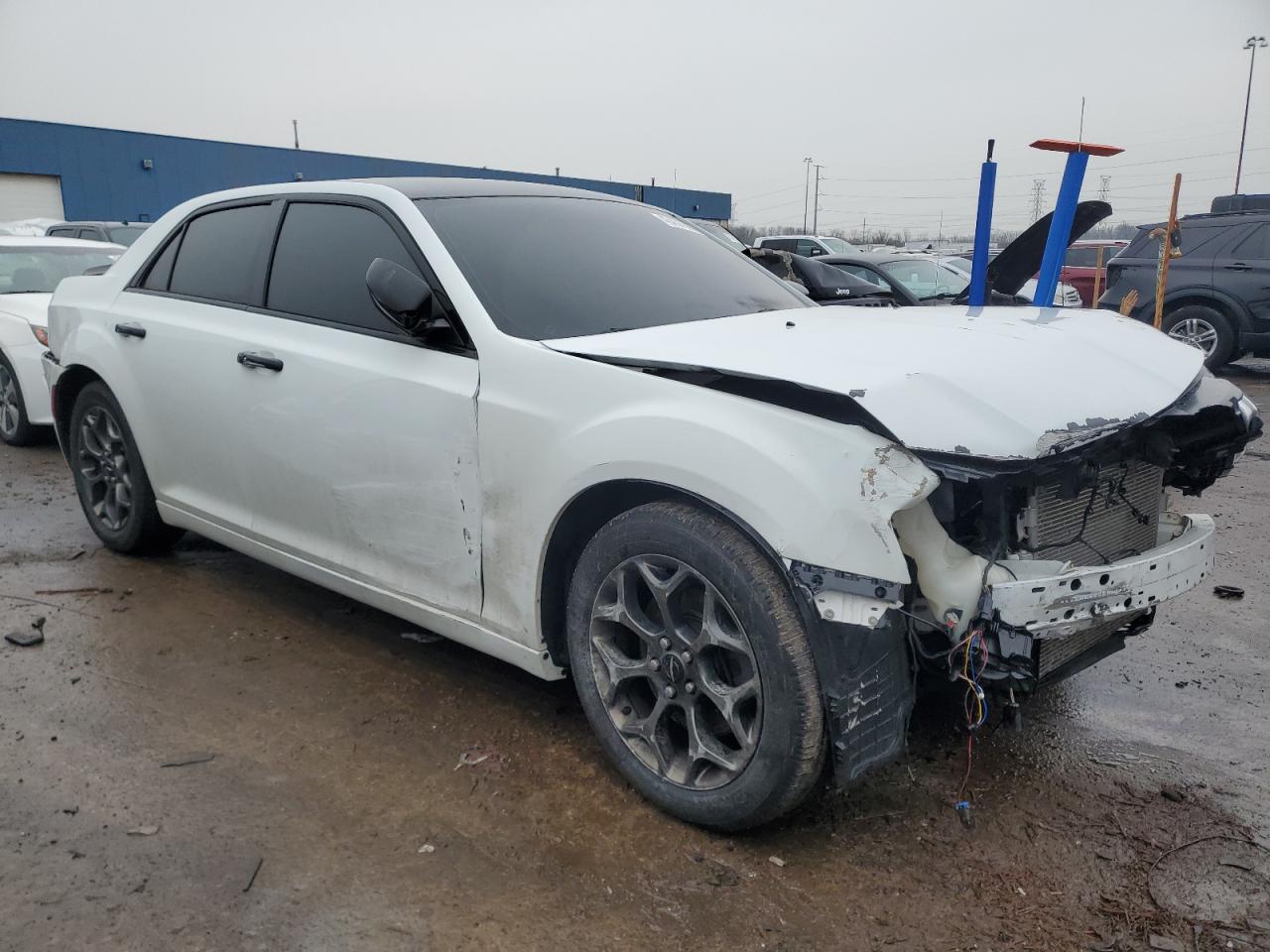 2015 Chrysler 300 VIN 2C3CCAGG4FH922857 Copart auction photo, front end / side damage thumbnail 4