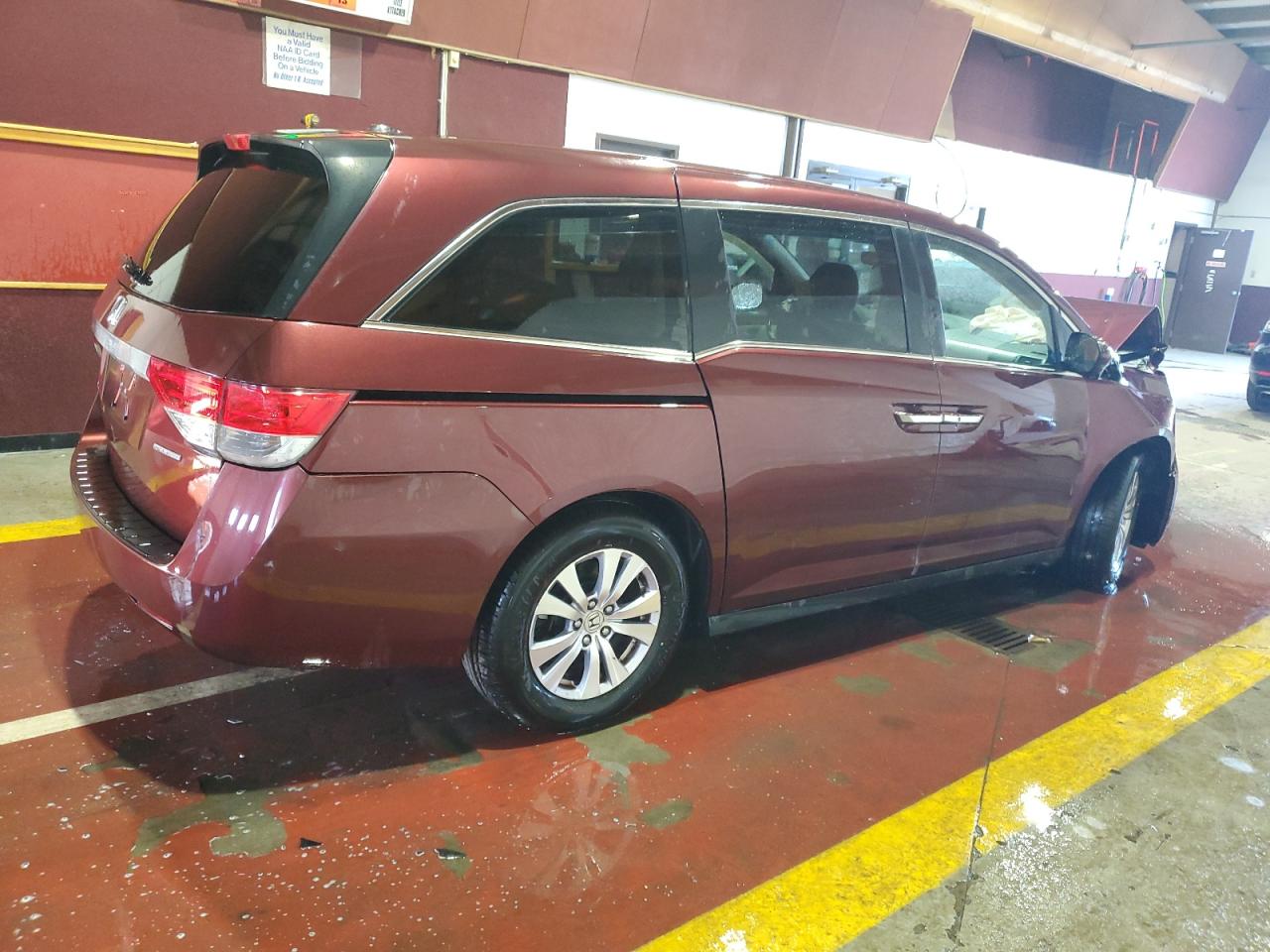 2016 Honda Odyssey VIN 5FNRL5H37GB076952 Copart auction photo, front end / minor dent/scratches damage thumbnail 3