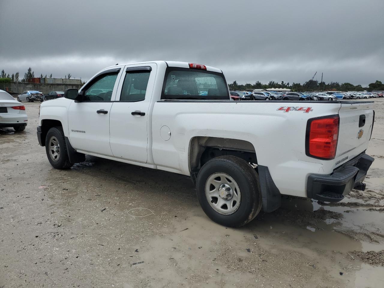 2015 Chevrolet Silverado VIN 1GCVKPEH8FZ313051 Copart auction photo, side / minor dent/scratches damage thumbnail 2