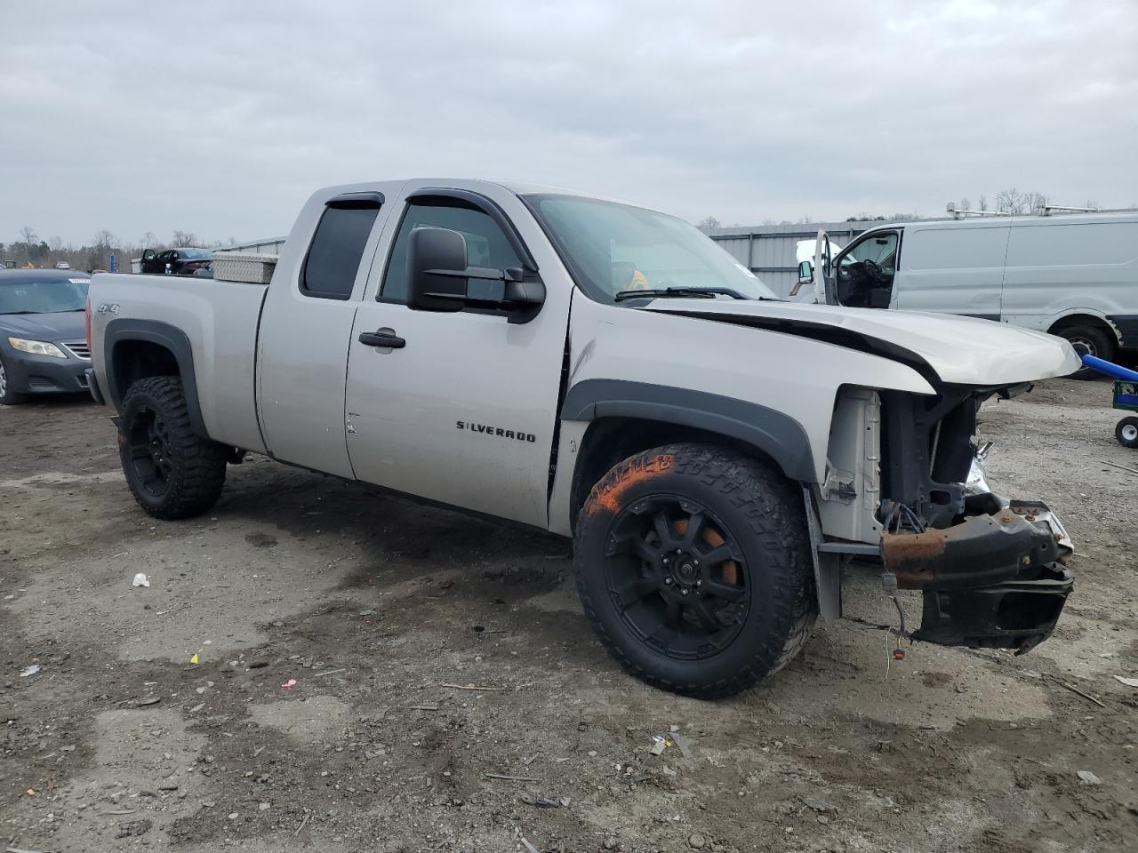 2007 Chevrolet Silverado VIN 2GCEK19C471662830 Copart auction photo, all over damage thumbnail 4