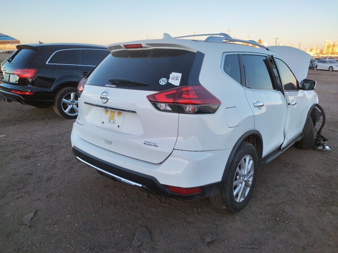 2020 Nissan Rogue VIN JN8AT2MT8LW032020 Copart auction photo, front end / mechanical damage thumbnail 4