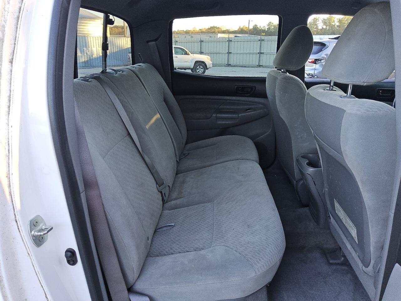 2011 Toyota Tacoma VIN 3TMJU4GN0BM113674 Copart auction photo, normal wear damage thumbnail 10