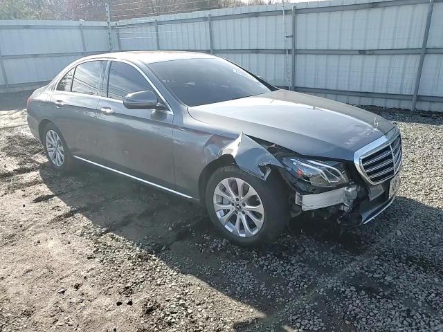 2017 Mercedes-Benz E-klasse VIN WDDZF4KB5HA226266 Copart auction photo, front end / minor dent/scratches damage thumbnail 11
