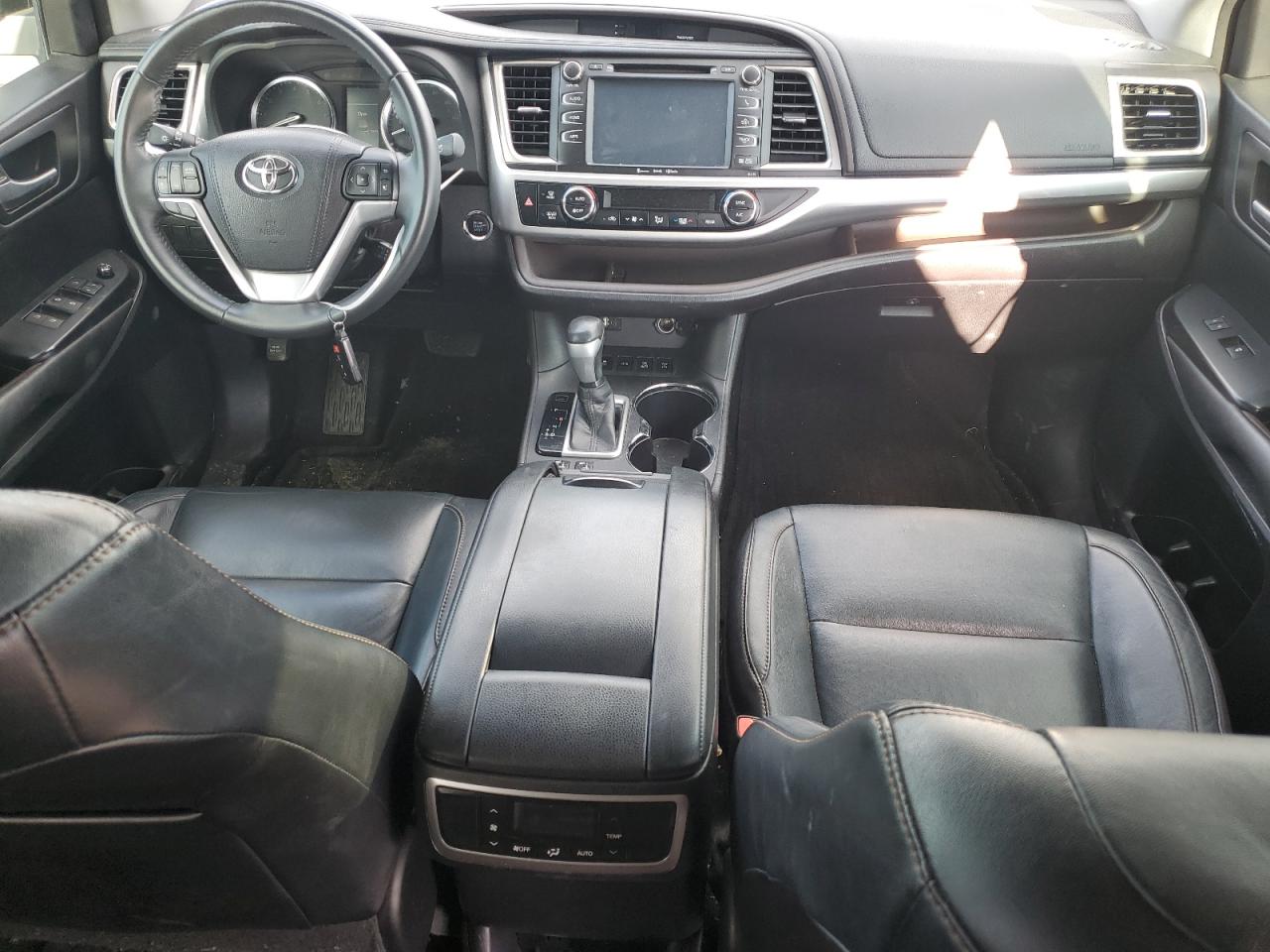 2016 Toyota Highlander VIN 5TDJKRFH5GS306358 Copart auction photo, front end damage thumbnail 8
