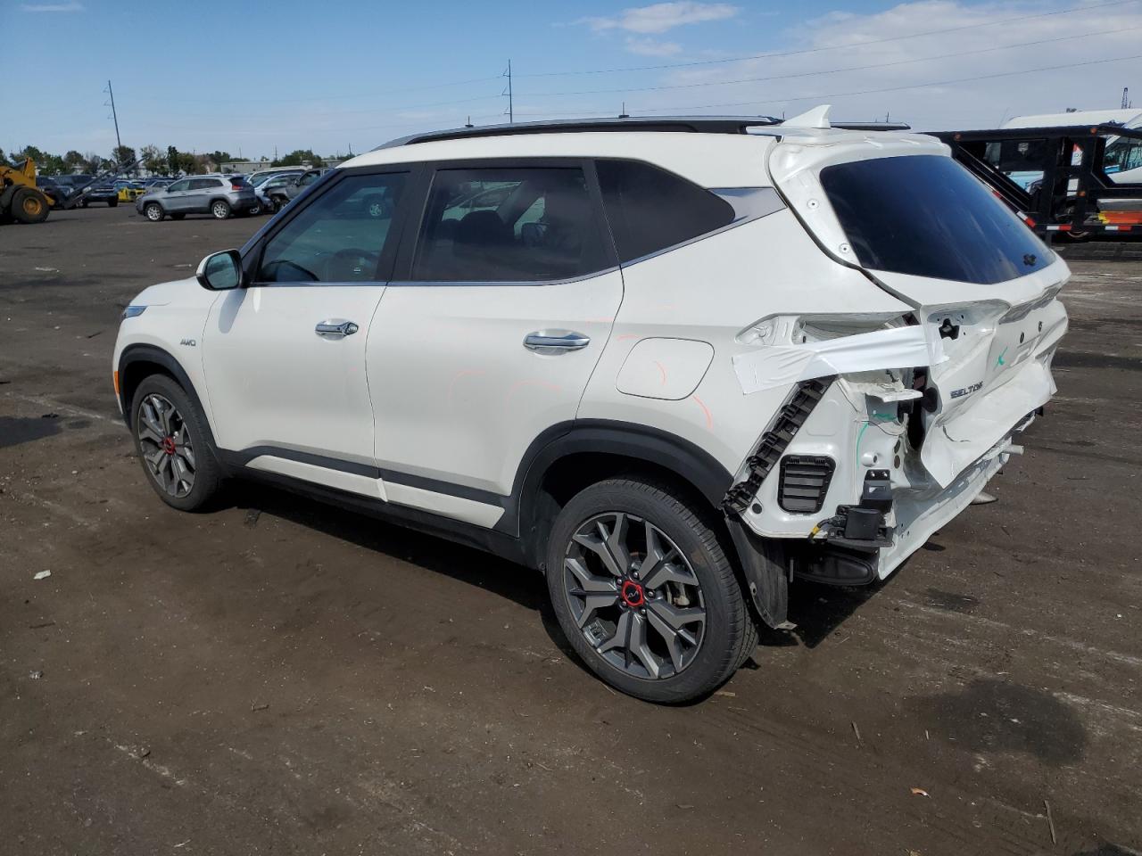 2023 KIA Seltos VIN KNDETCA22P7420701 Copart auction photo, rear end damage thumbnail 2