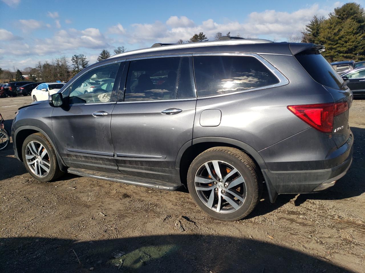 2016 Honda Pilot VIN 5FNYF6H90GB022826 Copart auction photo, front end / side damage thumbnail 2