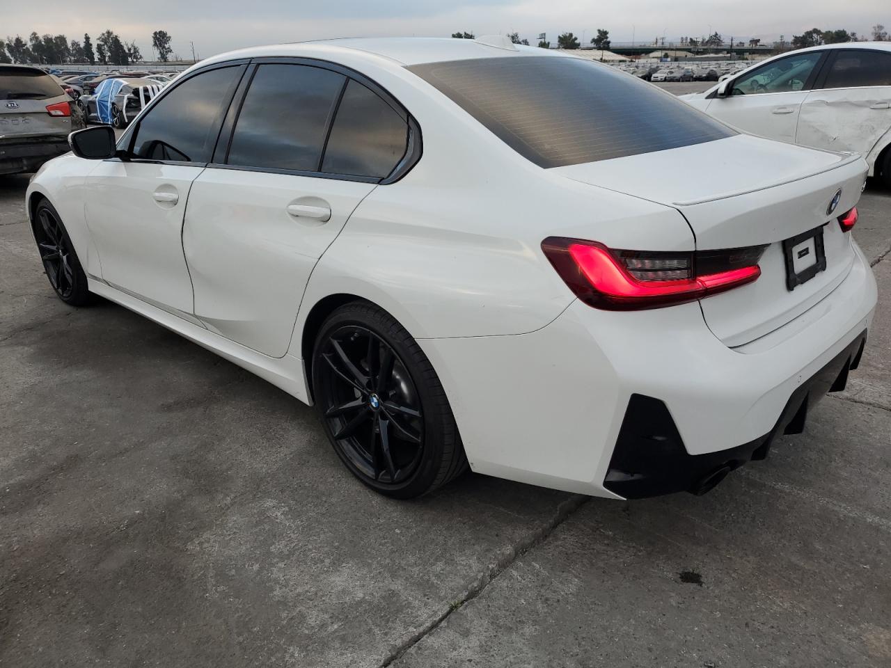 2024 BMW 3er VIN 3MW69FF00R8E03664 Copart auction photo, all over damage thumbnail 2