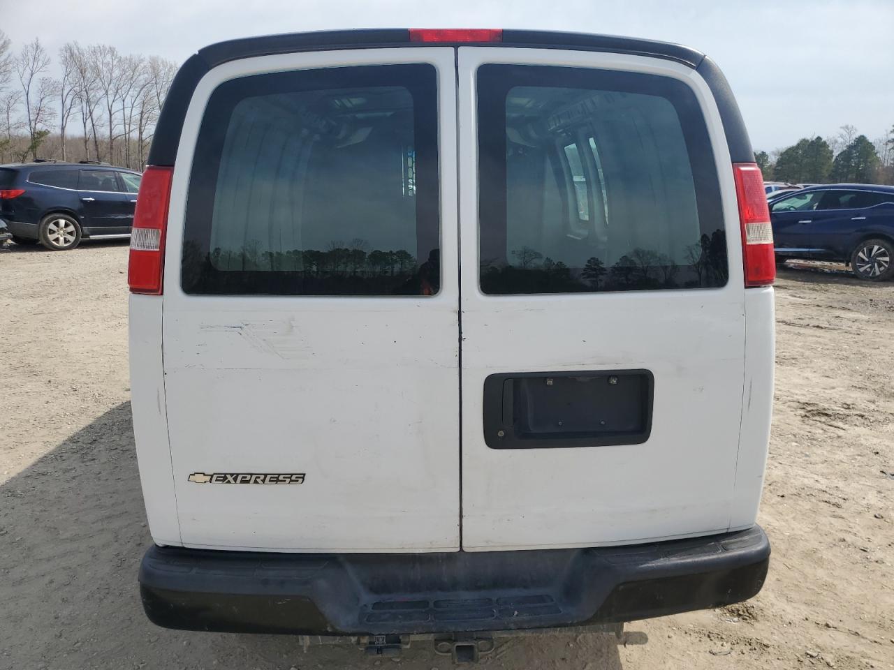 2017 Chevrolet Express VIN 1GCWGAFF2H1128205 Copart auction photo, side / front end damage thumbnail 6