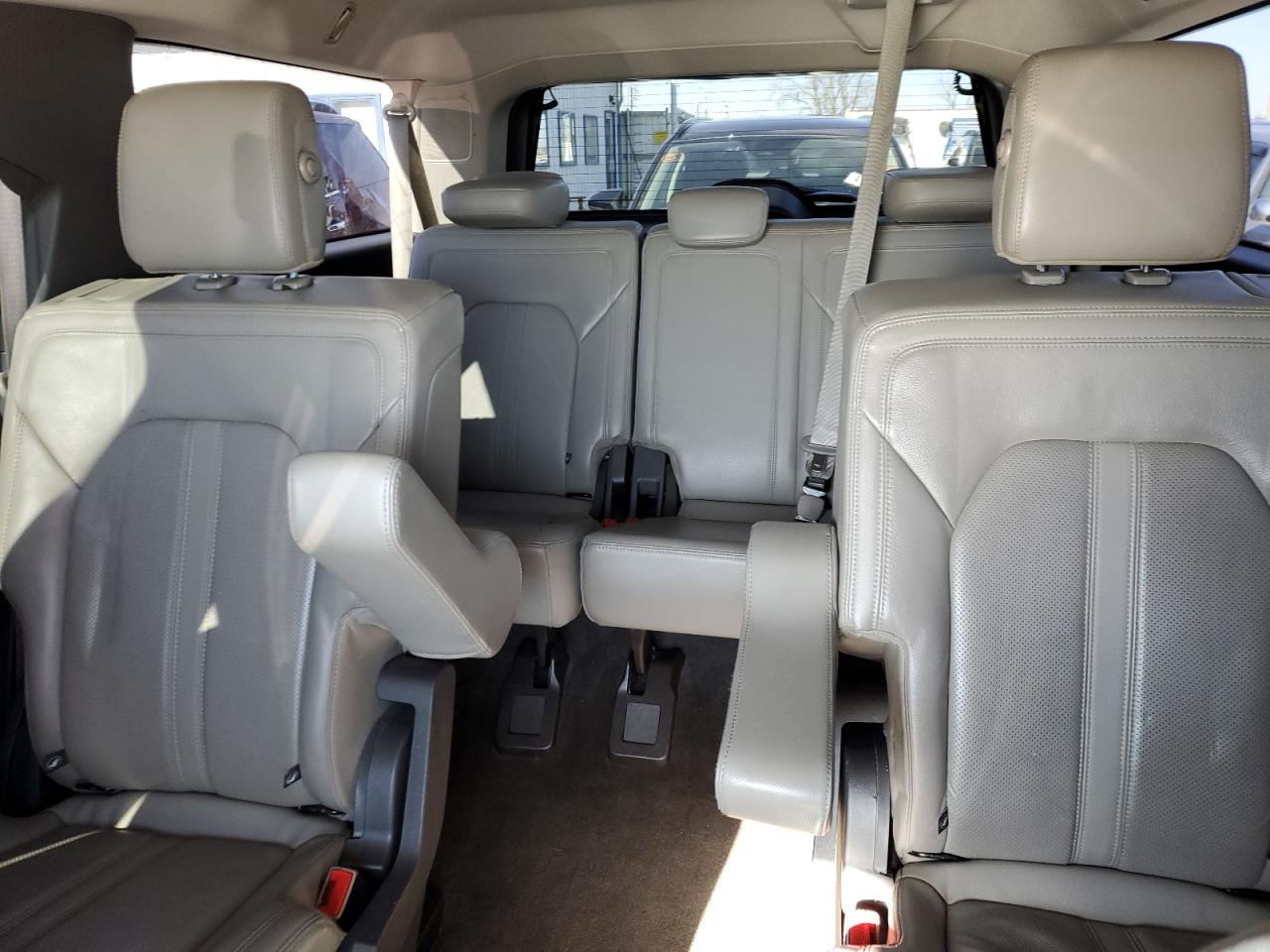 2018 Ford Expedition VIN 1FMJK2AT5JEA09733 Copart auction photo, front end / minor dent/scratches damage thumbnail 10