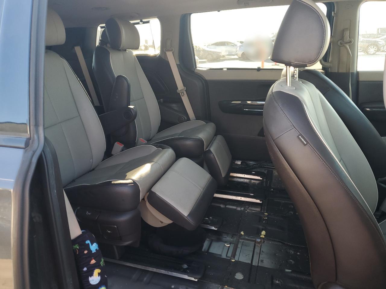2016 KIA Sedona VIN KNDME5C1XG6118729 Copart auction photo, water/flood damage thumbnail 11