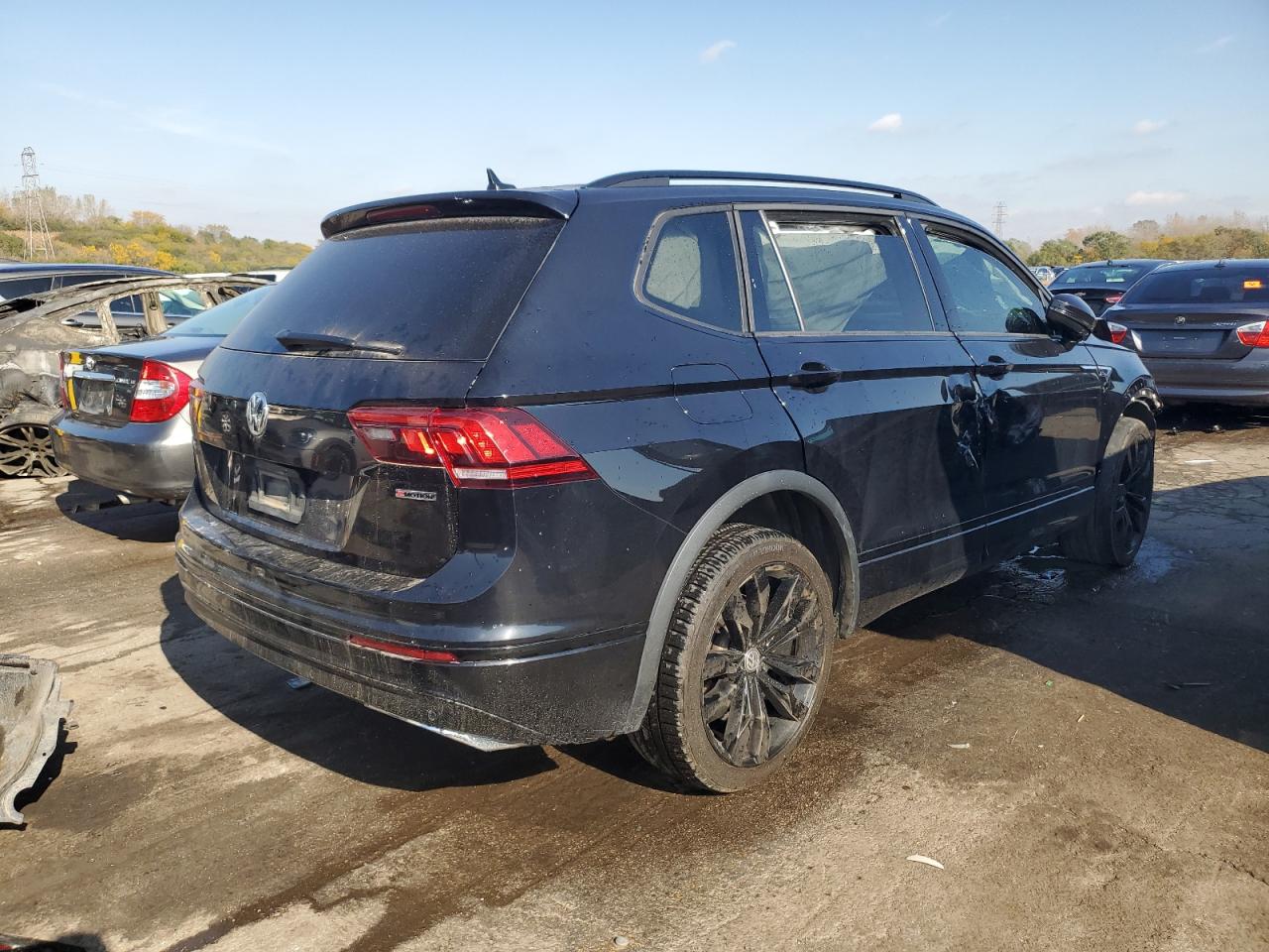 2021 Volkswagen Tiguan VIN 3VV2B7AX3MM019475 Copart auction photo, front end / side damage thumbnail 3