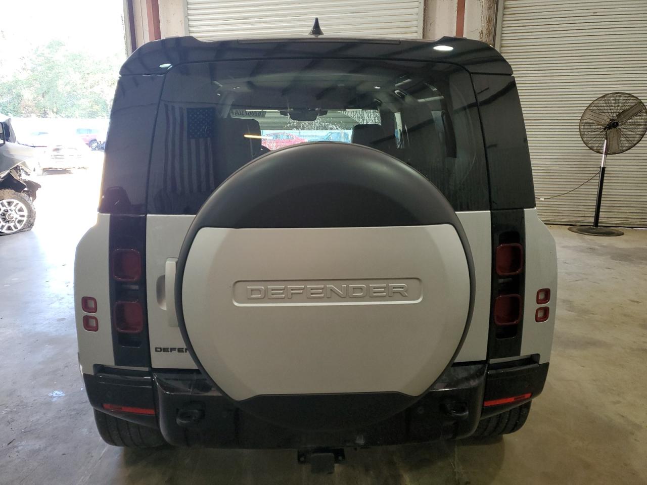 2024 Land Rover Defender VIN SALE2EEU1R2263021 Copart auction photo, side / minor dent/scratches damage thumbnail 6