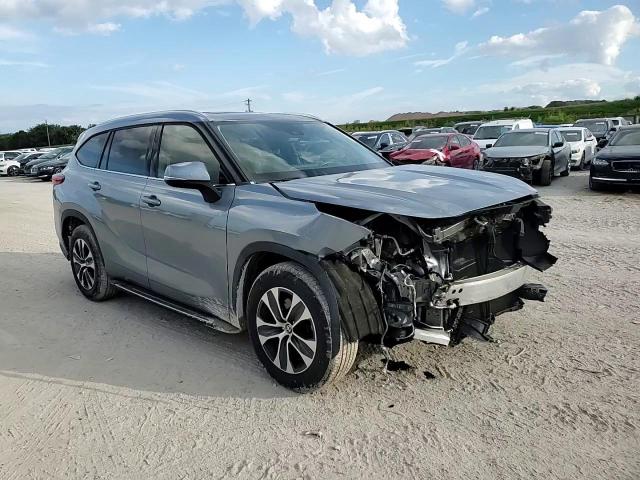2020 Toyota Highlander VIN 5TDGZRAH7LS008286 Copart auction photo, front end / minor dent/scratches damage thumbnail 12