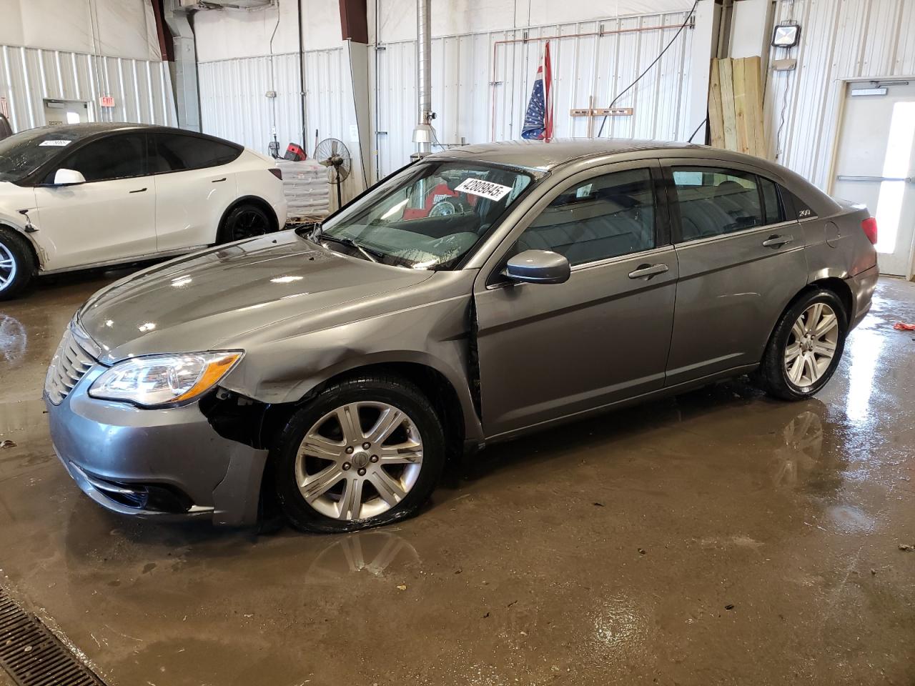 2013 Chrysler 200 VIN 1C3CCBAB7DN704760