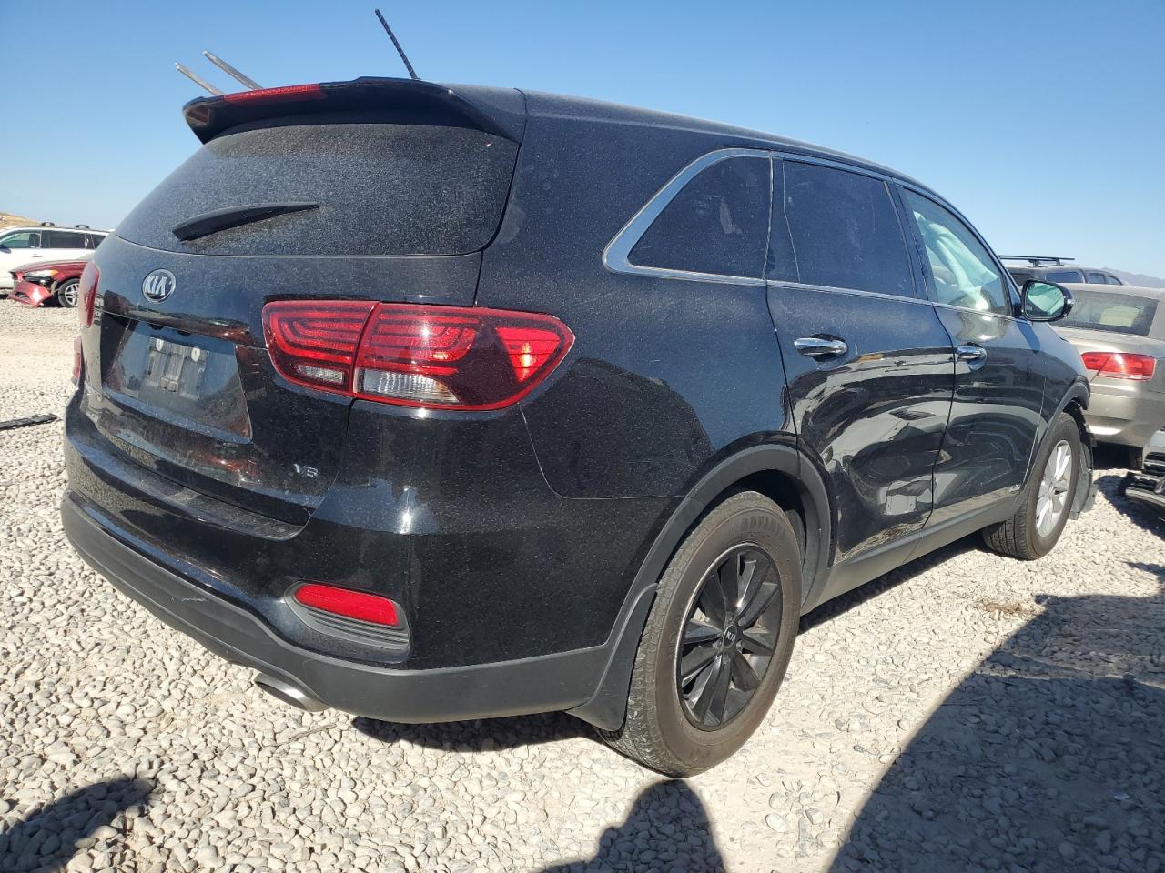 2019 KIA Sorento VIN 5XYPGDA55KG506917 Copart auction photo, front end damage thumbnail 3