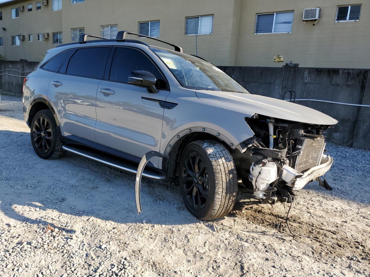 2022 KIA Sorento VIN 5XYRKDLF2NG138424 Copart auction photo, front end / side damage thumbnail 4
