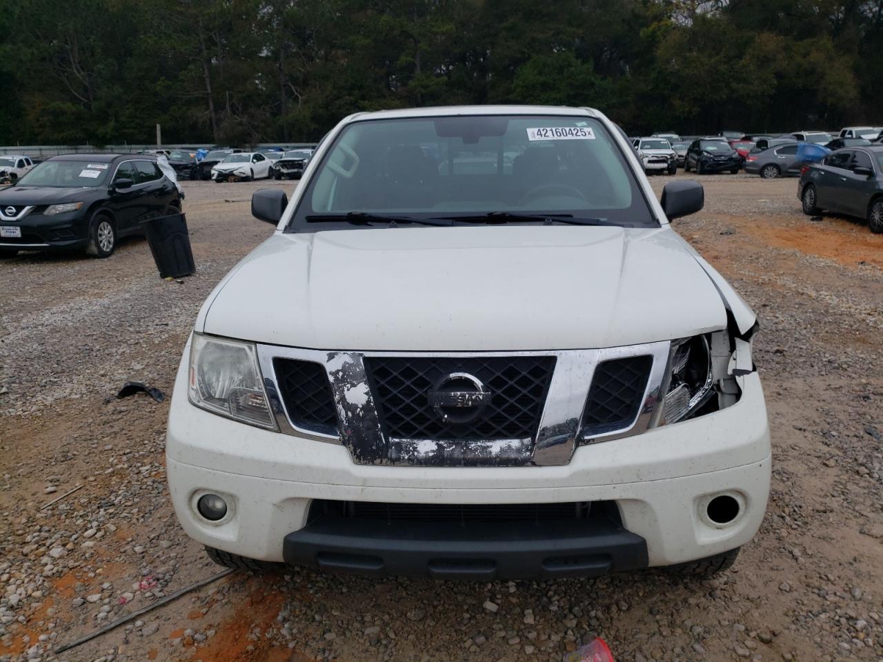 2019 Nissan Navara (Frontier) VIN 1N6BD0CT3KN722987 Copart auction photo, front end / side damage thumbnail 5