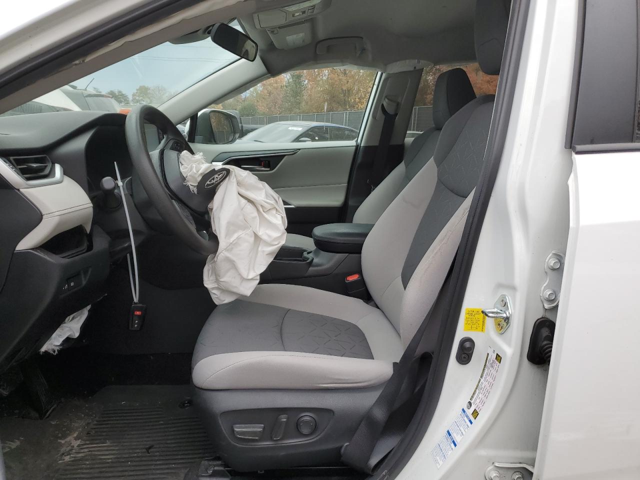 2021 Toyota RAV 4 VIN 2T3P1RFV1MC239434 Copart auction photo, front end / minor dent/scratches damage thumbnail 7