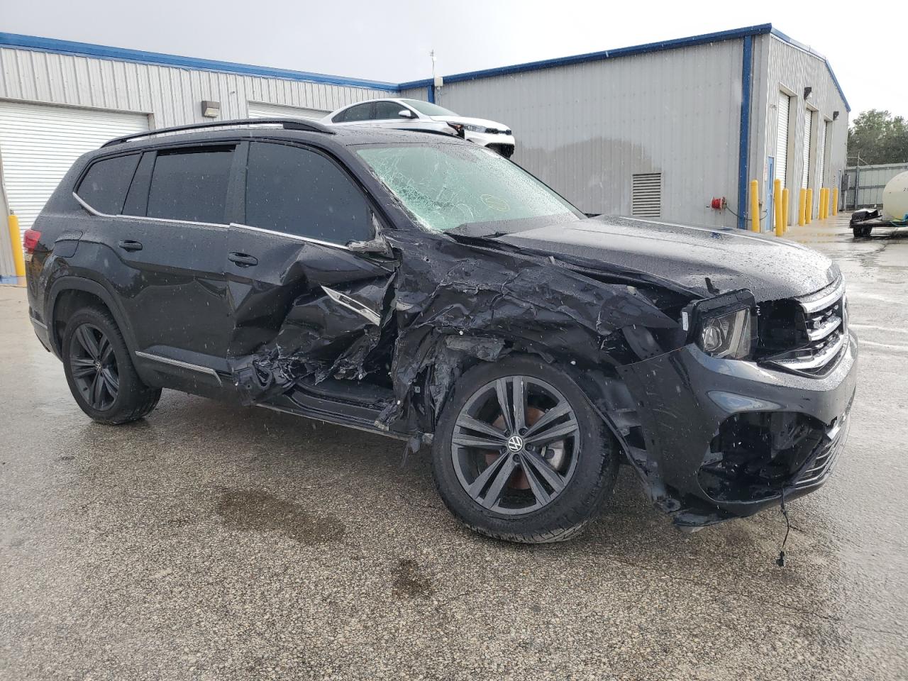 2021 Volkswagen Atlas VIN 1V2PR2CA2MC516125 Copart auction photo, side / front end damage thumbnail 4