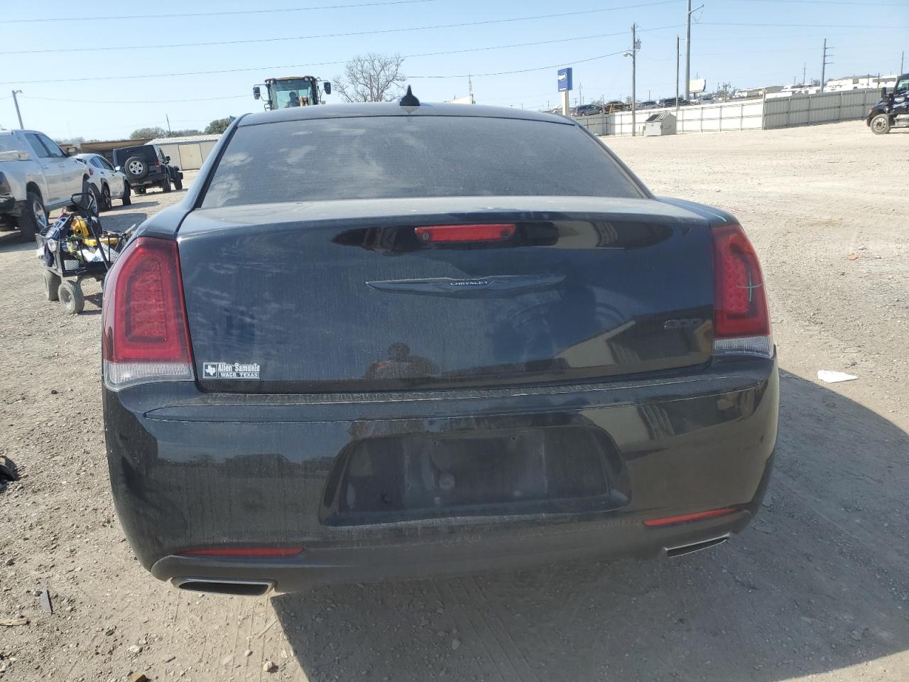 2020 Chrysler 300 VIN 2C3CCAAG5LH230109 Copart auction photo, all over damage thumbnail 6