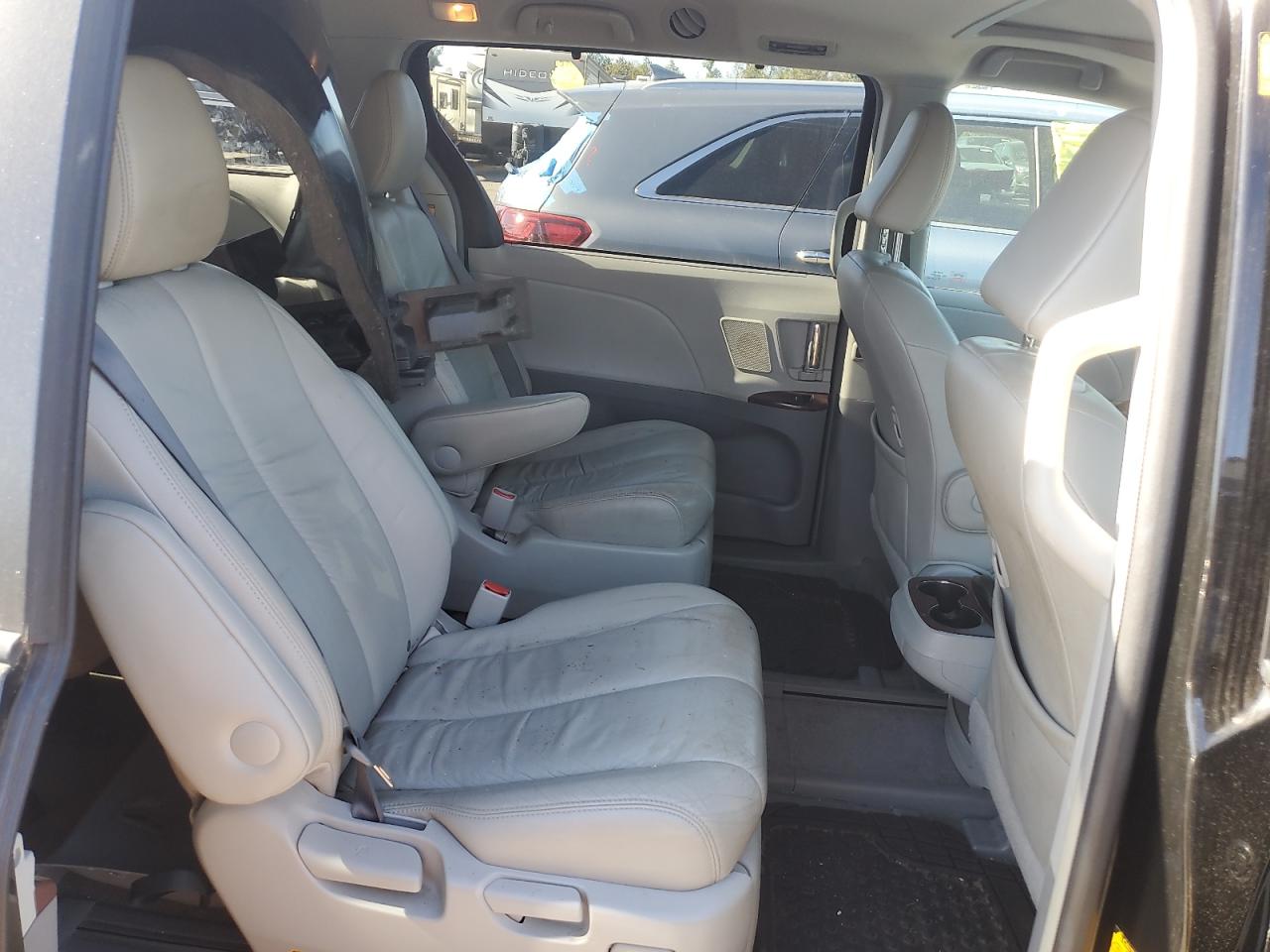 2011 Toyota Sienna VIN 5TDDK3DCXBS019320 Copart auction photo, all over damage thumbnail 10