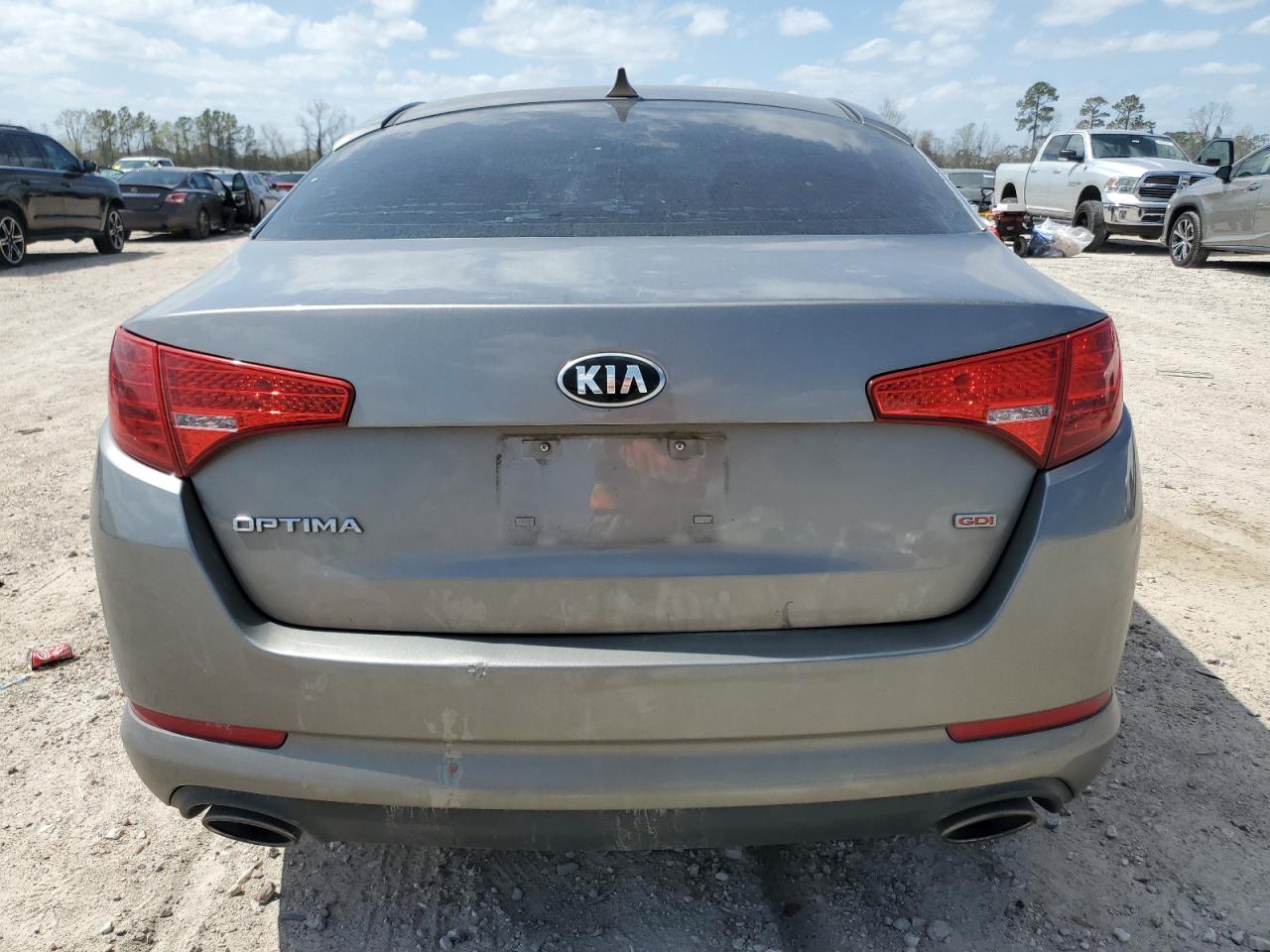 2013 KIA Optima VIN 5XXGM4A74DG228092 Copart auction photo, vandalism / minor dent/scratches damage thumbnail 6