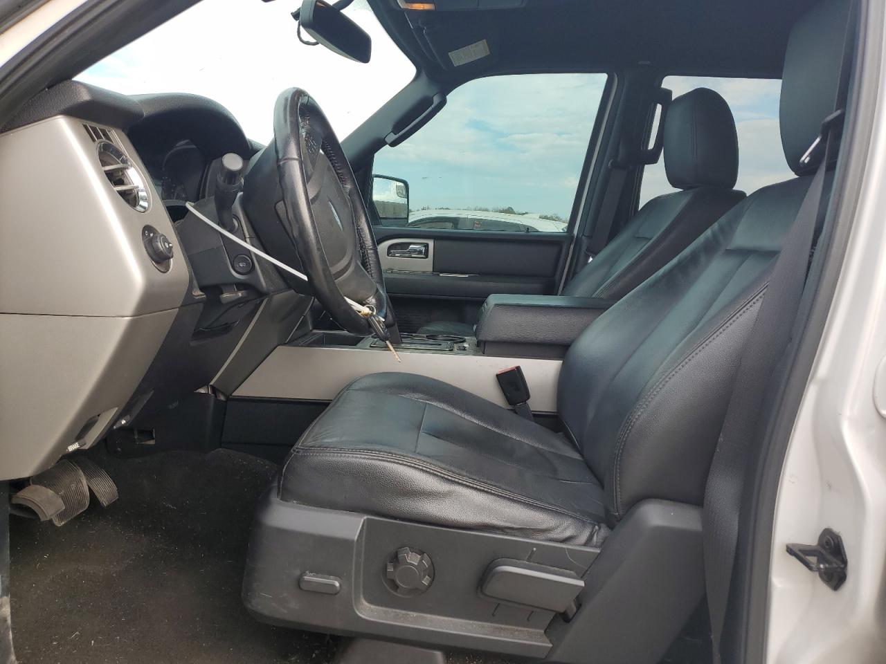 2016 Ford Expedition VIN 1FMJK1JT1GEF28135 Copart auction photo, front end / minor dent/scratches damage thumbnail 7