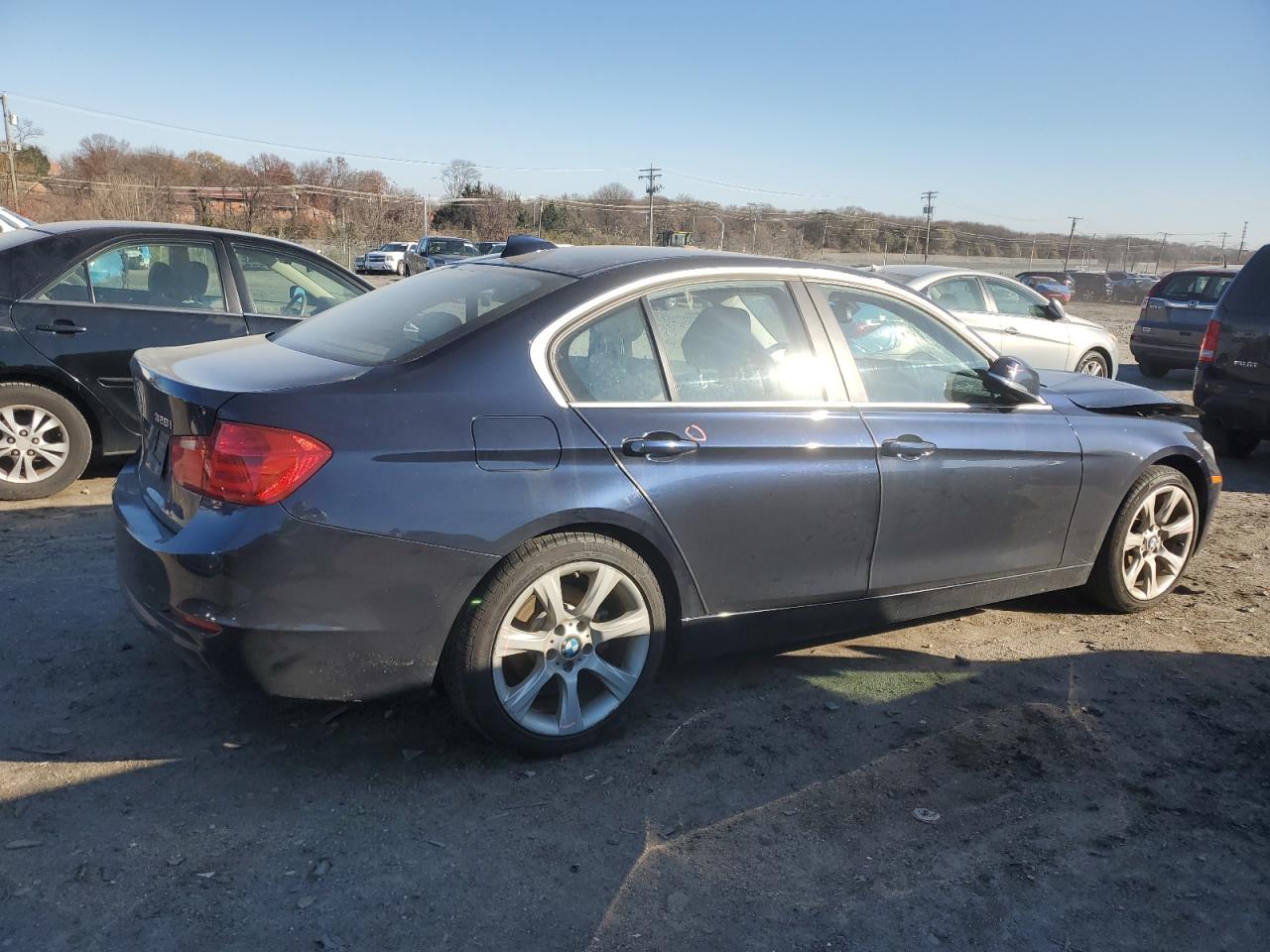 2015 BMW 3er VIN WBA3B5G5XFNS13682 Copart auction photo, front end damage thumbnail 3