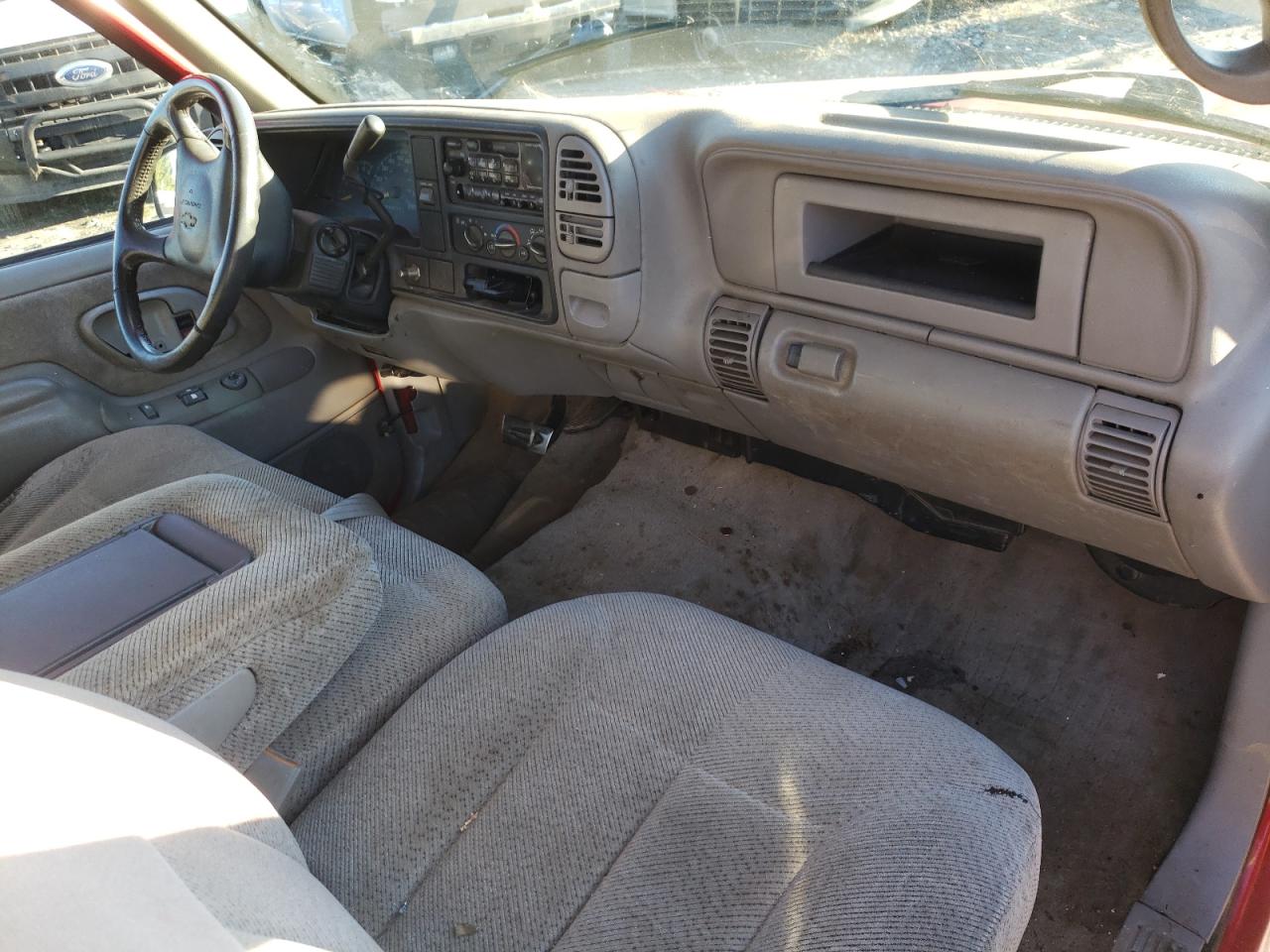 1999 Chevrolet GMT-400 VIN 1GCGC24R1XR724568 Copart auction photo, side damage thumbnail 8