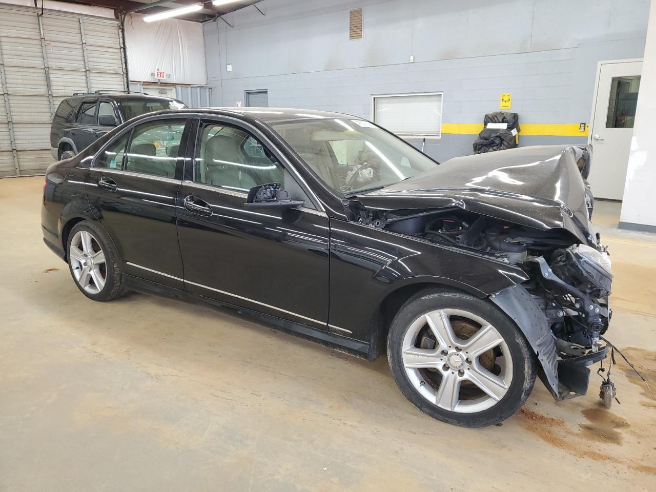 2011 Mercedes-Benz C-klasse VIN WDDGF5EBXBA499879 Copart auction photo, front end damage thumbnail 4