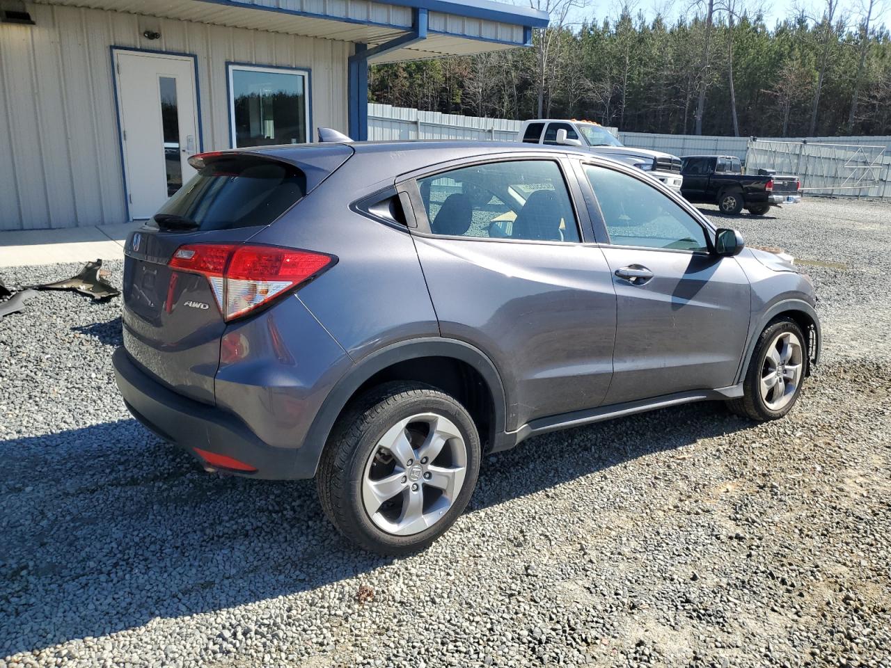 2022 Honda HR-V VIN 3CZRU6H37NM769798 Copart auction photo, all over damage thumbnail 3