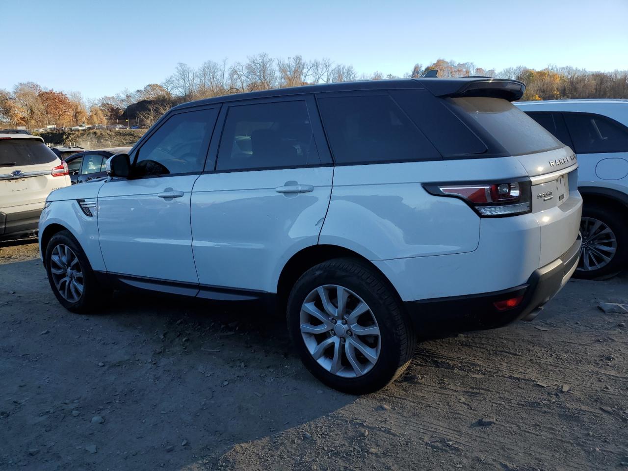 2016 Land Rover Range Rover VIN SALWR2VF6GA561700 Copart auction photo, front end / minor dent/scratches damage thumbnail 2
