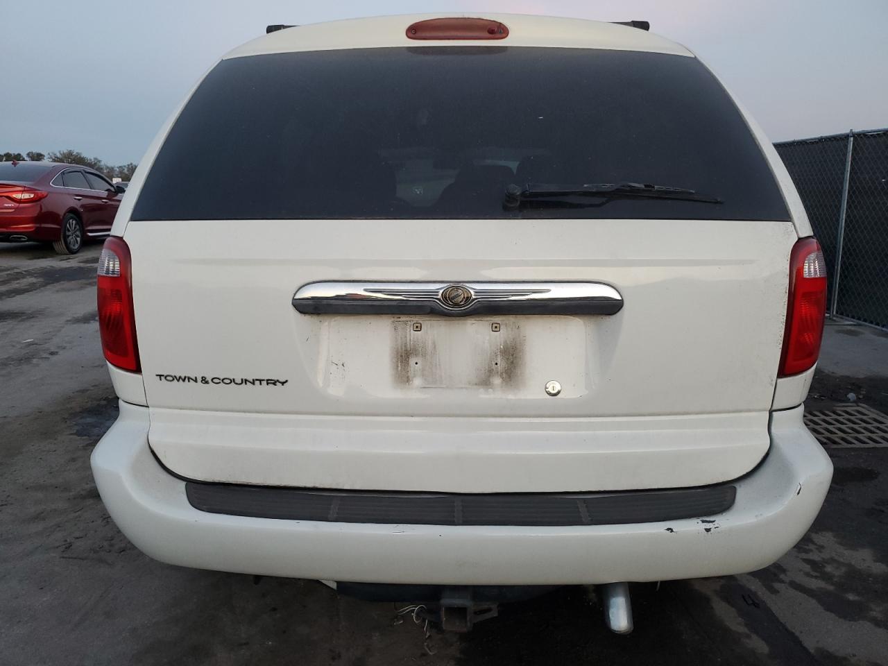 2006 Chrysler Town & Country VIN 1A4GP45R66B740006 Copart auction photo, front end / side damage thumbnail 6