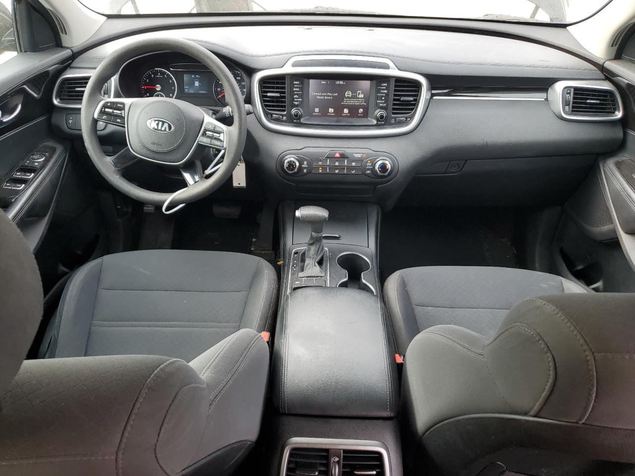 2019 KIA Sorento VIN 5XYPG4A33KG577323 Copart auction photo, front end / minor dent/scratches damage thumbnail 8