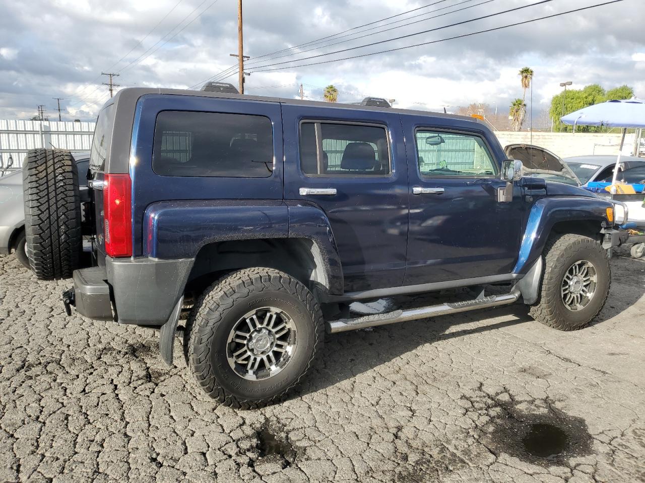 2008 Hummer H3 VIN 5GTEN13L088111401 Copart auction photo, undercarriage damage thumbnail 3