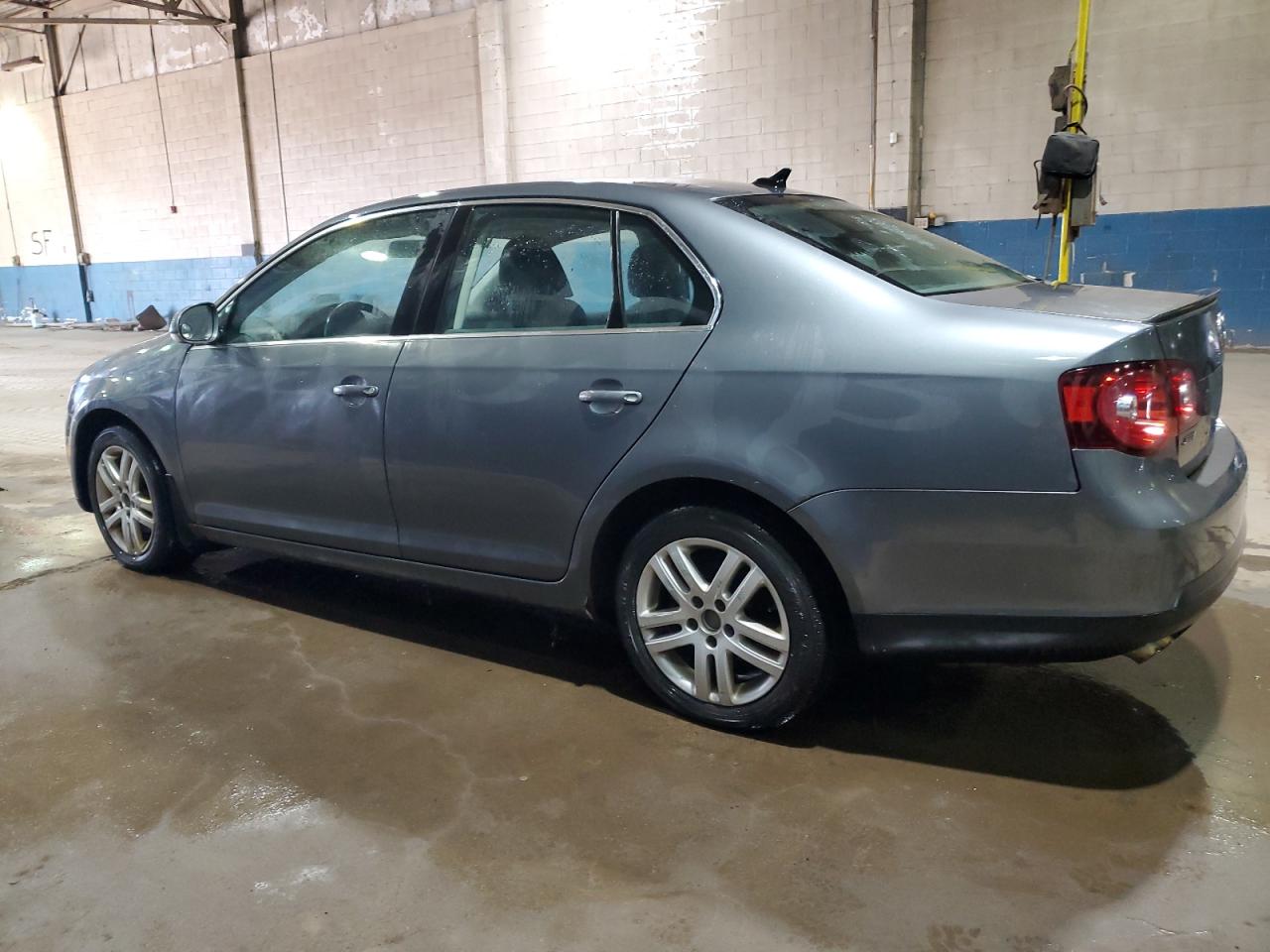 2010 Volkswagen Jetta VIN 3VWAL7AJ1AM128254 Copart auction photo, minor dent/scratches damage thumbnail 2