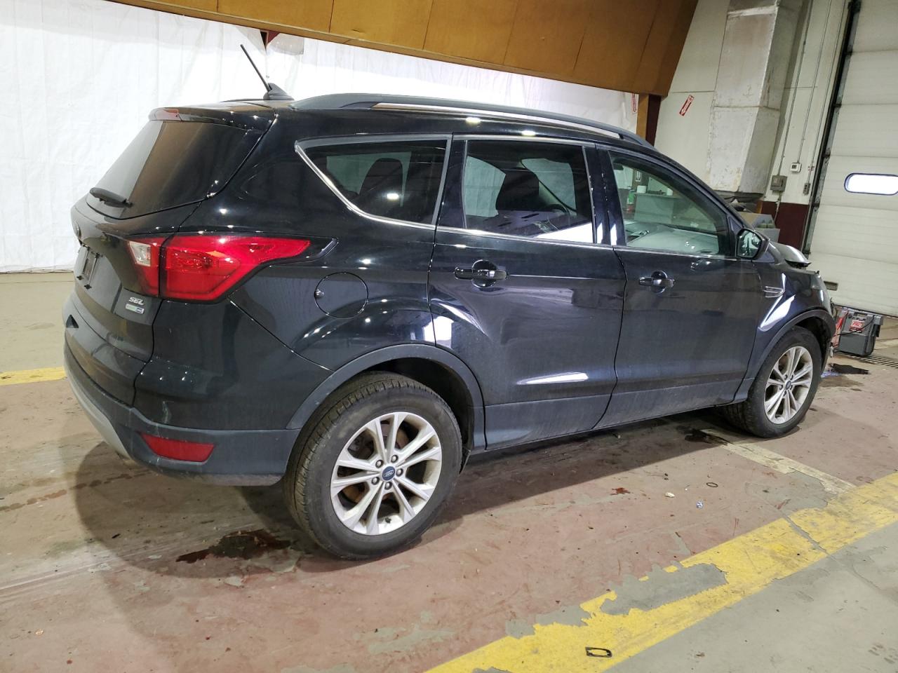 2019 Ford Escape VIN 1FMCU9HD2KUA73679 Copart auction photo, front end / minor dent/scratches damage thumbnail 3