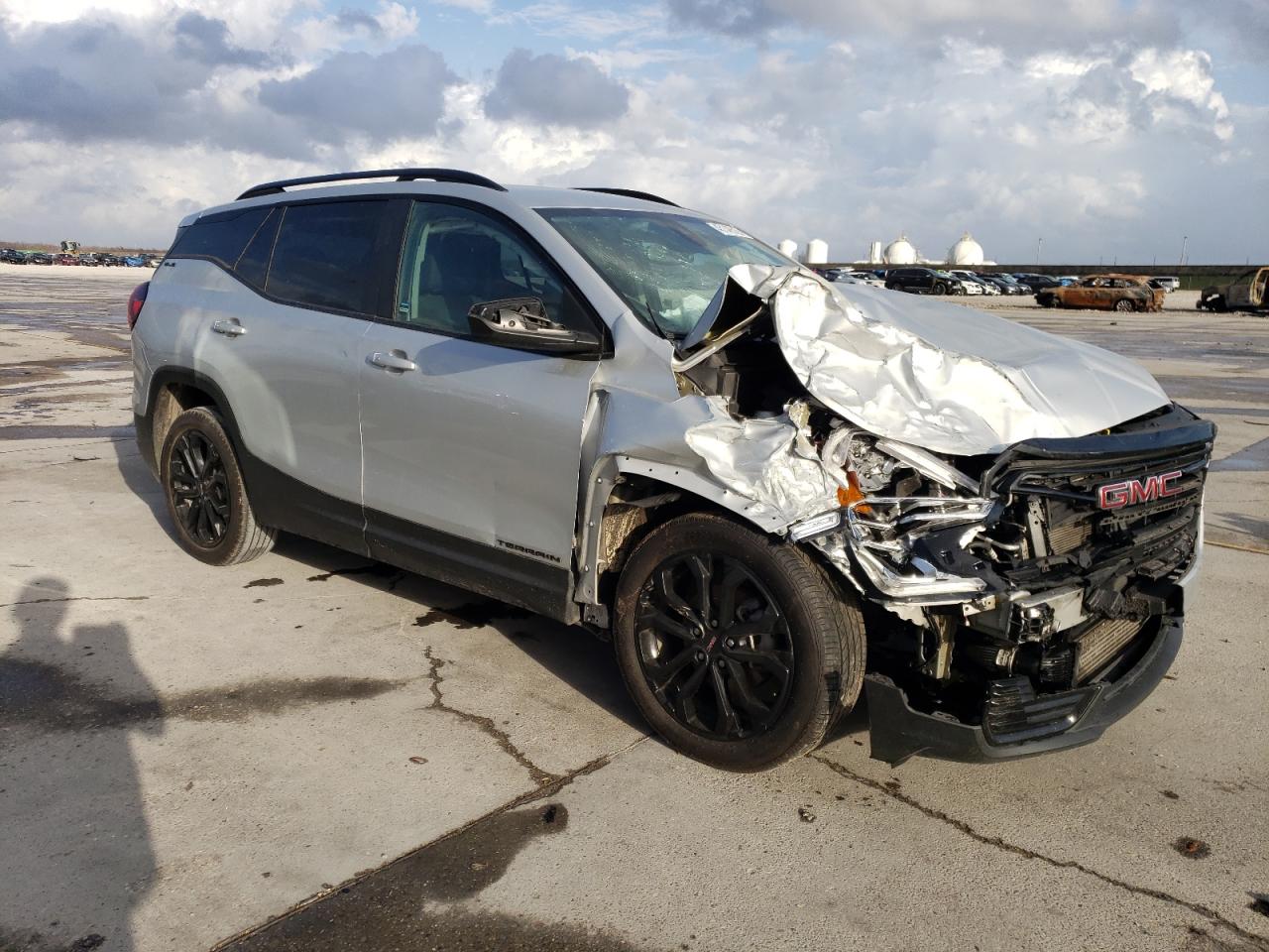 2022 GMC Terrain VIN 3GKALMEV9NL253730 Copart auction photo, front end / minor dent/scratches damage thumbnail 4
