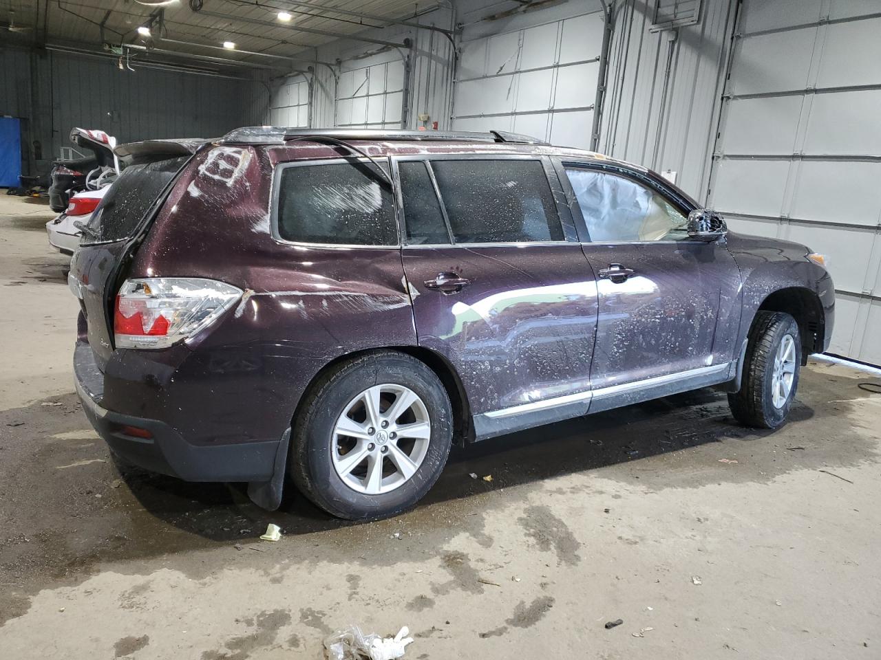 2011 Toyota Highlander VIN 5TDBK3EH1BS069587 Copart auction photo, all over damage thumbnail 3