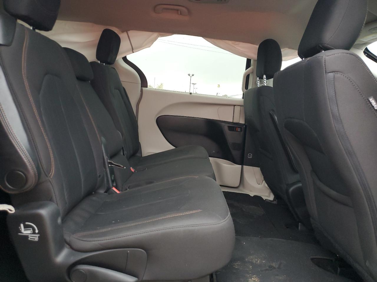 2019 Chrysler Pacifica VIN 2C4RC1FG4KR526729 Copart auction photo, front end / minor dent/scratches damage thumbnail 12
