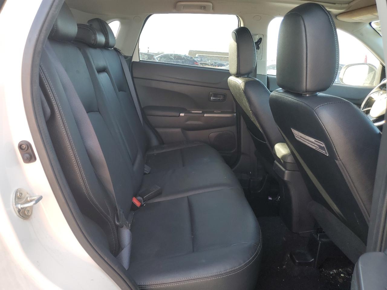 2018 Mitsubishi Outlander VIN JA4AP4AW8JU025467 Copart auction photo, front end / minor dent/scratches damage thumbnail 11