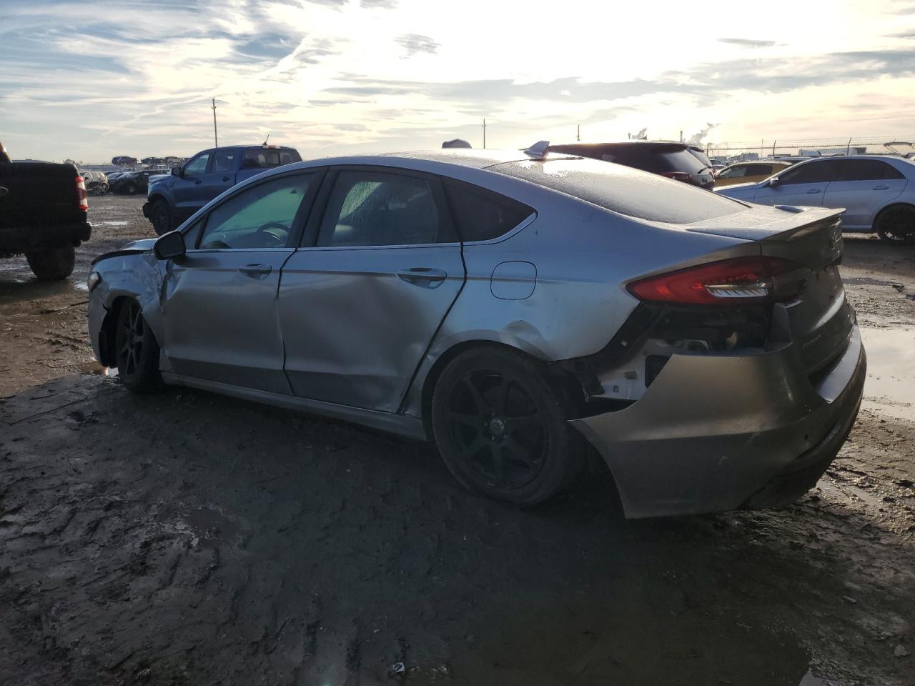 2020 Ford Fusion VIN 3FA6P0HD1LR231450 Copart auction photo, front end / side damage thumbnail 2