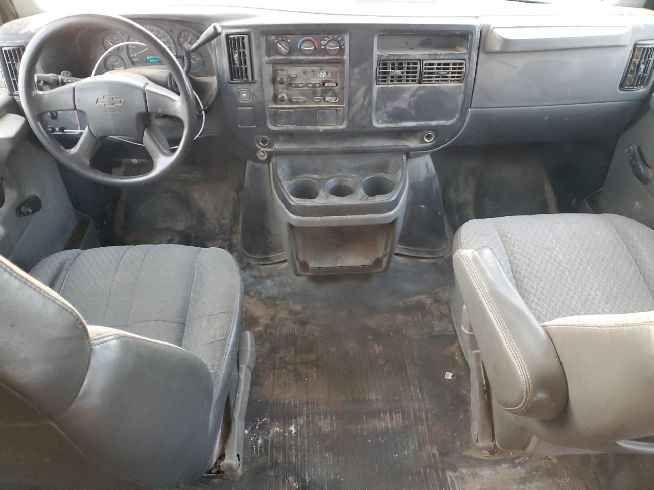 2005 Chevrolet Express VIN 1GCHG35UX51264288 Copart auction photo, all over damage thumbnail 8