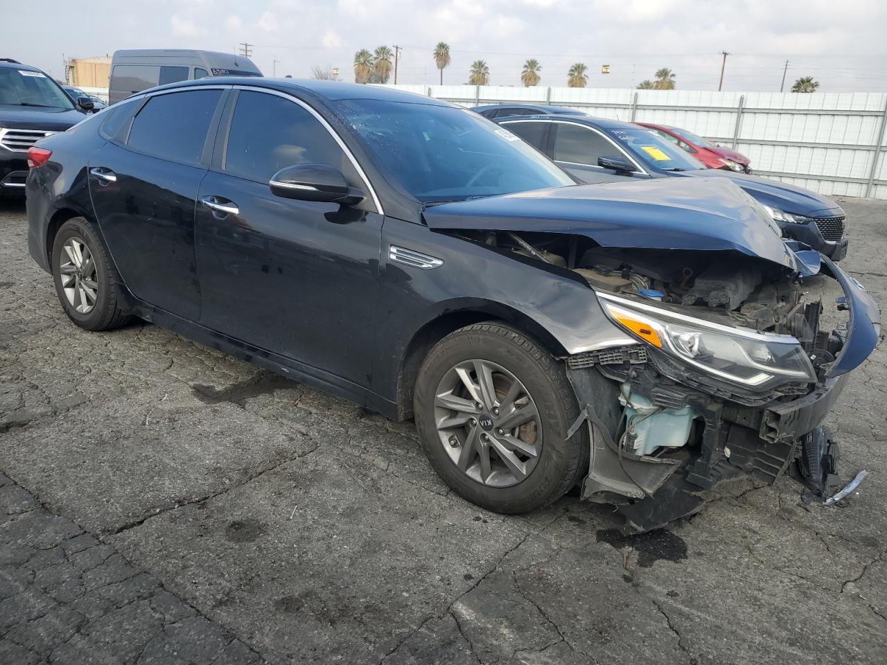 2019 KIA Optima VIN 5XXGT4L31KG339547 Copart auction photo, front end / side damage thumbnail 4