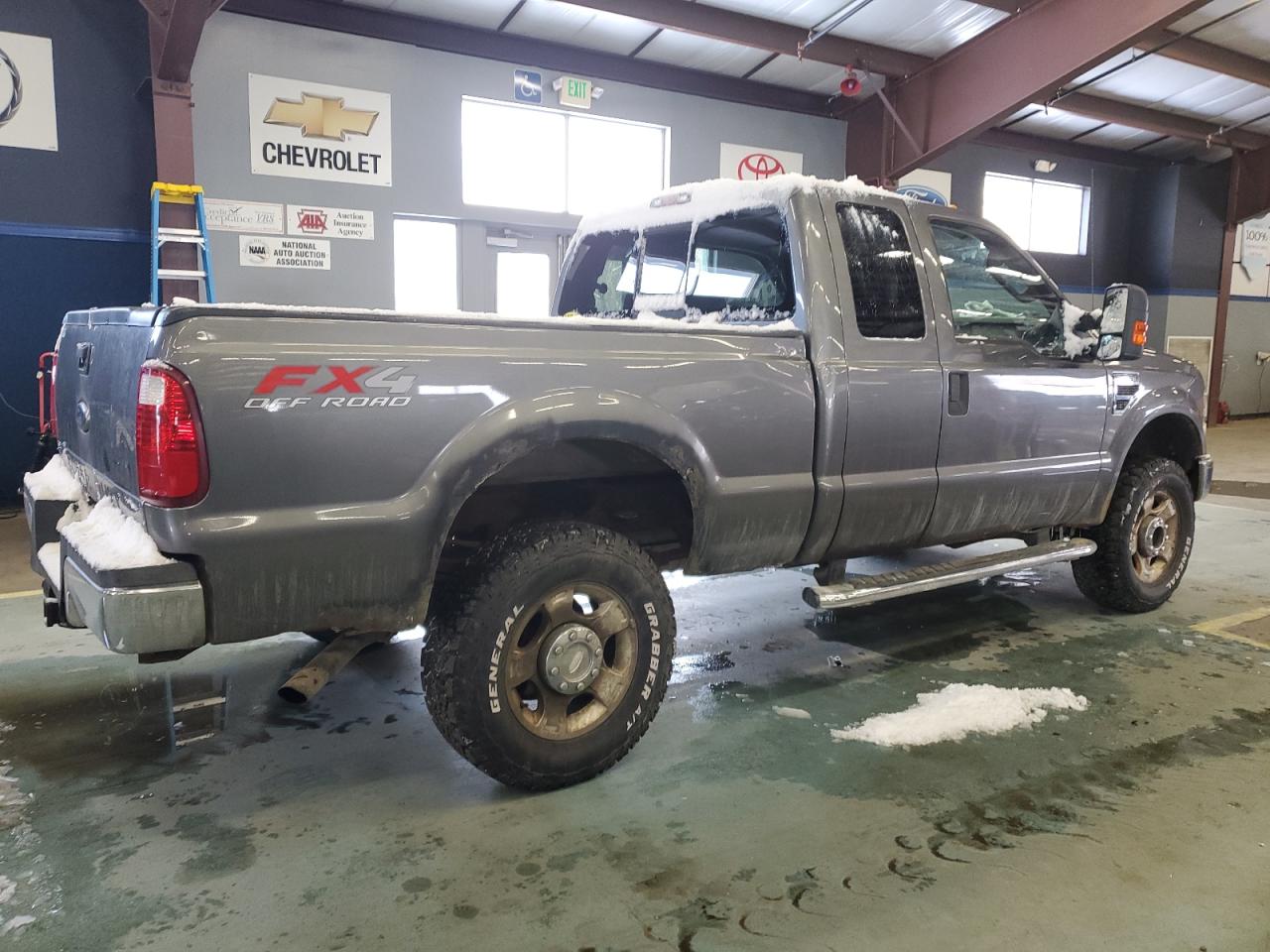 2010 Ford F350 VIN 1FTWX3B56AEB14993 Copart auction photo, minor dent/scratches damage thumbnail 3