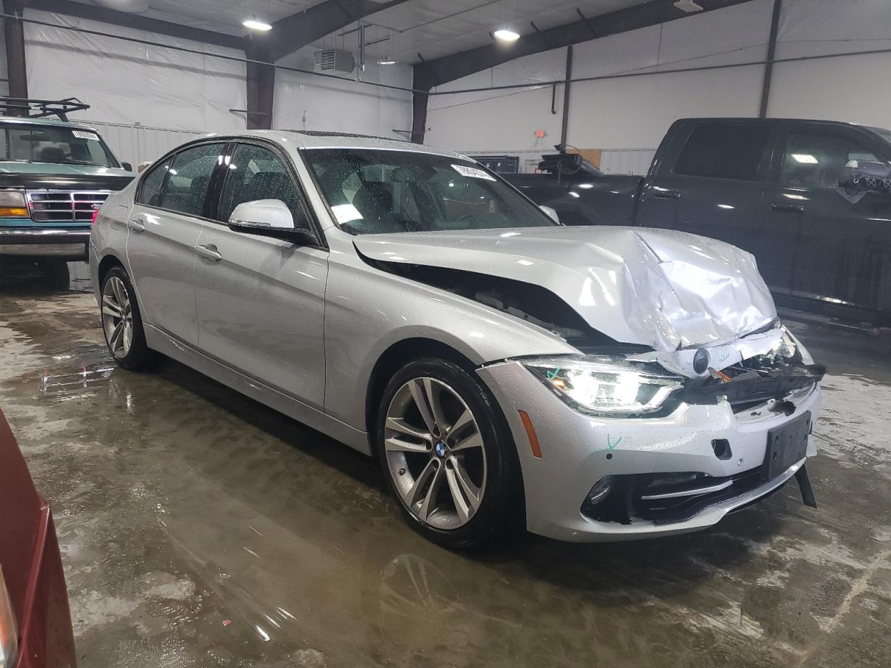 2016 BMW 3er VIN WBA8E3G55GNT78705 Copart auction photo, front end damage thumbnail 4