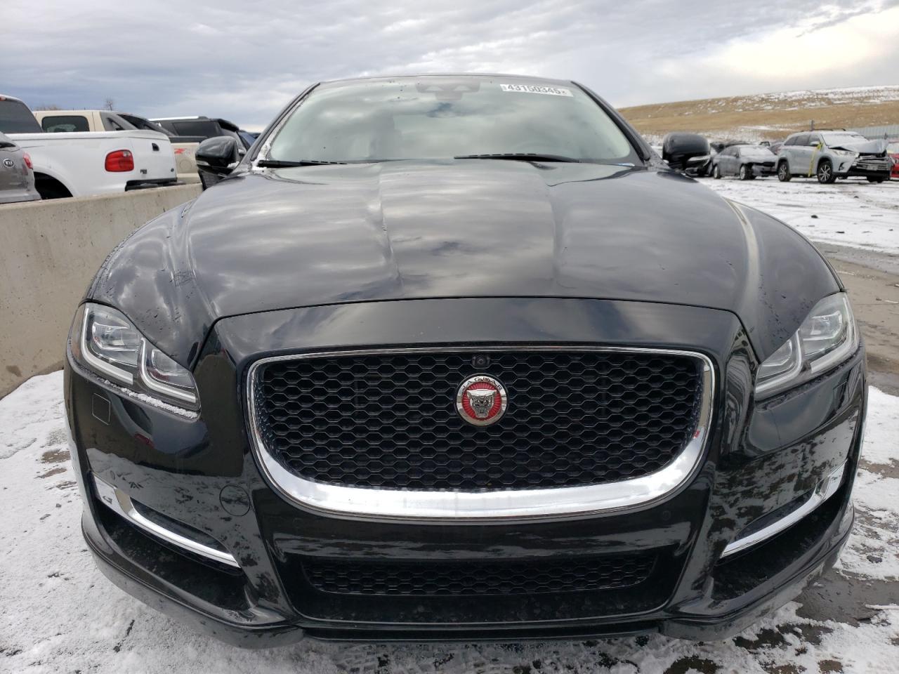 2019 Jaguar XJ VIN SAJWJ1CD7K8W19566 Copart auction photo, rear end / front end damage thumbnail 5