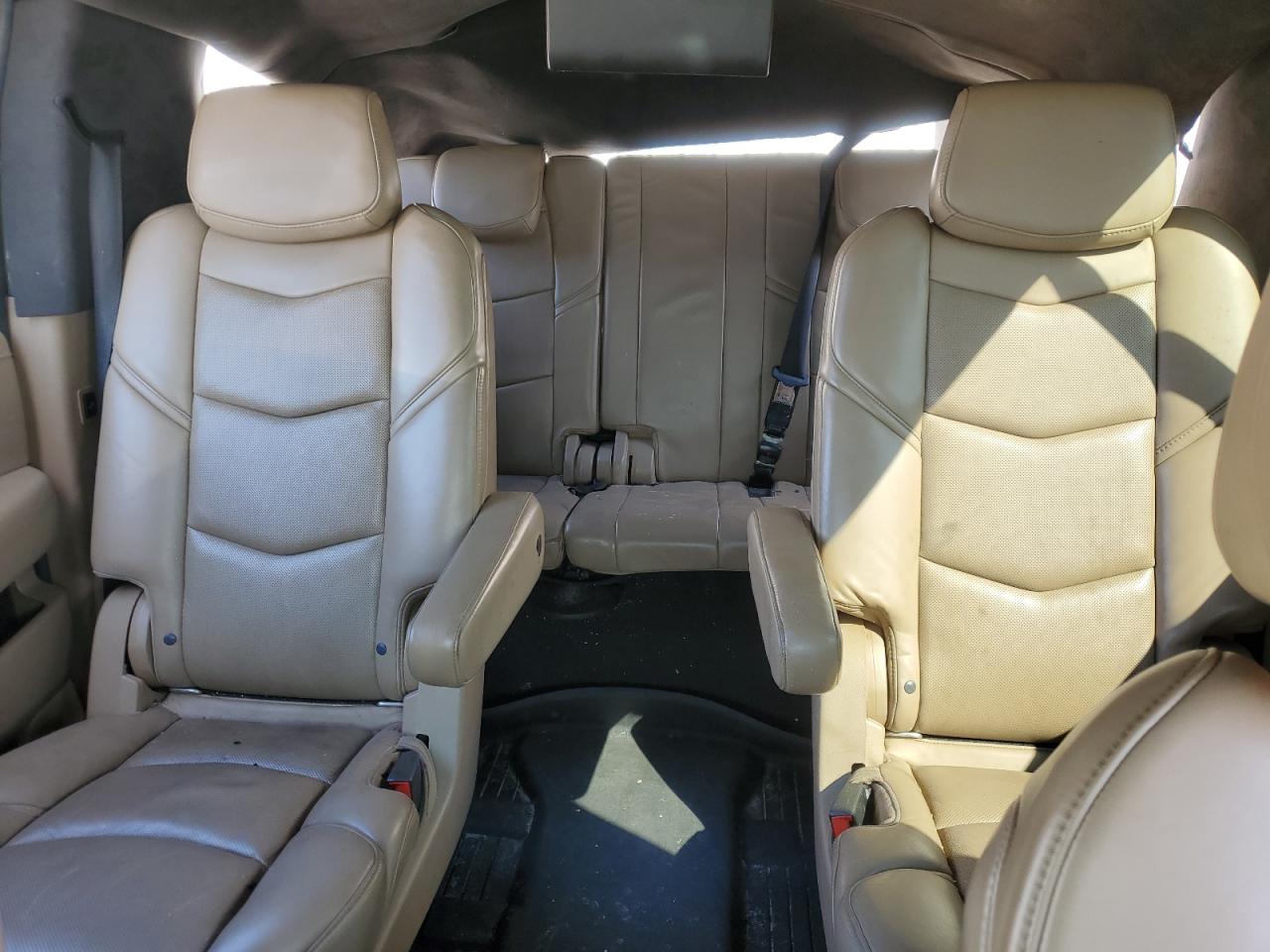2019 Cadillac Escalade VIN 1GYS4KKJ5KR184374 Copart auction photo, top/roof / rear end damage thumbnail 10