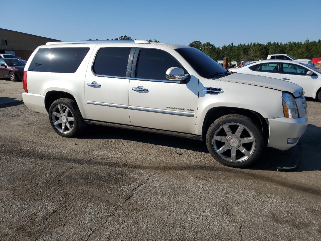 2011 Cadillac Escalade VIN 1GYS4JEF5BR318513 Copart auction photo, front end damage thumbnail 4